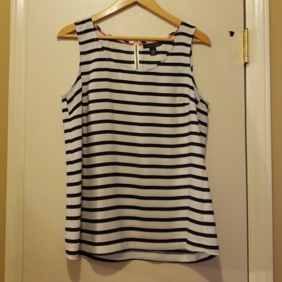 Tommy Hilfiger Tops - Tommy Hilfiger black/white striped blouse size M